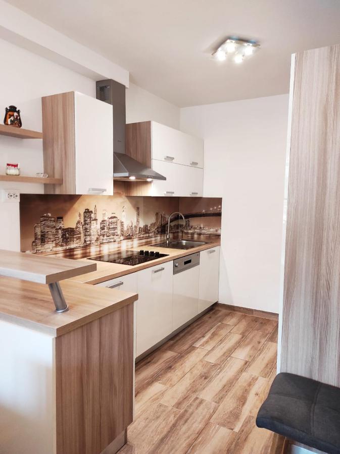 Apartment Mm Split Luaran gambar